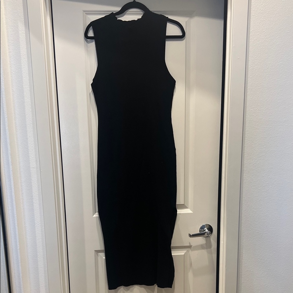 Sleeveless Black Midi Dress - Classic Ribbed Style
